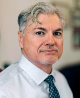 Có thể là hình ảnh về 1 người