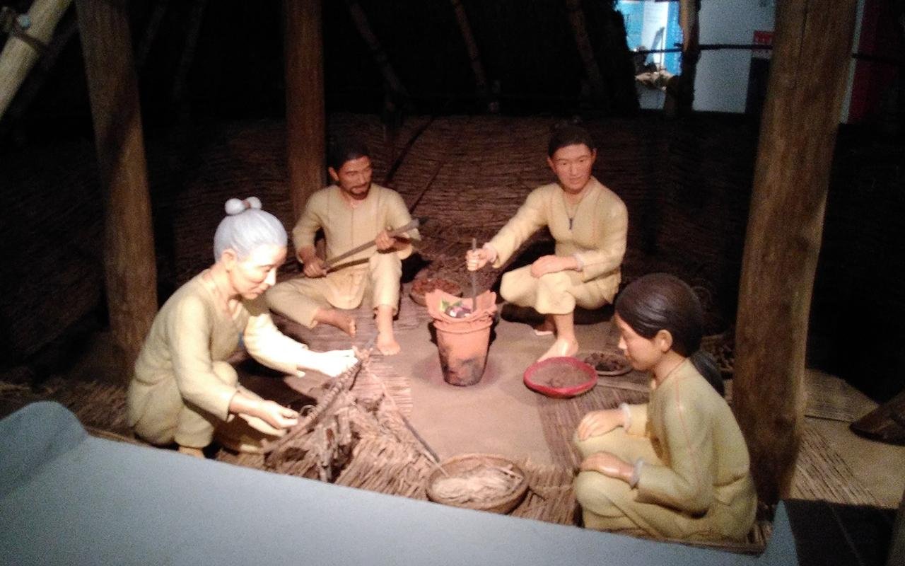 Ancient Jomon DNA reveals a lost East Asian lineage with the lowest Denisovan ancestry in the region